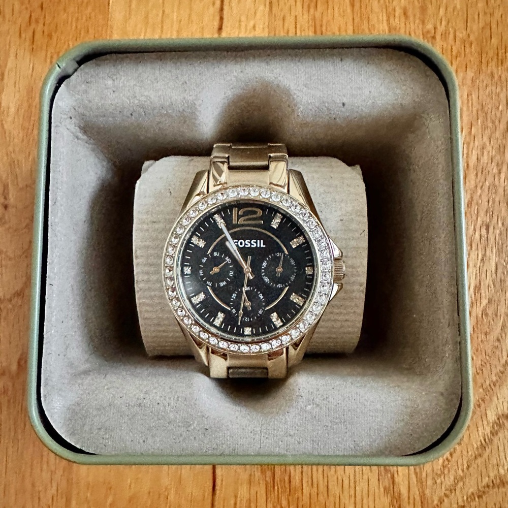 Fossil Black and Gold Watch - Picture 2 of 5